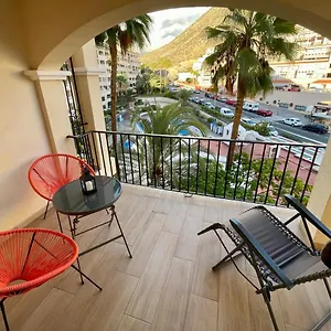 Castle Harbour Cristianos Beautiful With Pool View , Los Cristianos (Tenerife) Spagna